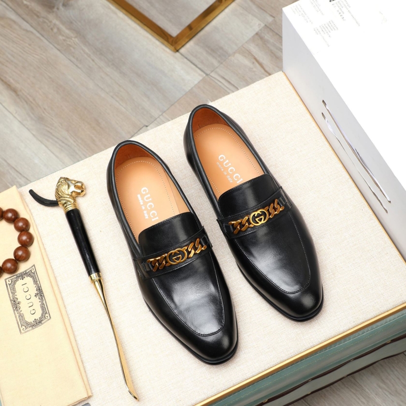 G*u*i leather shoes